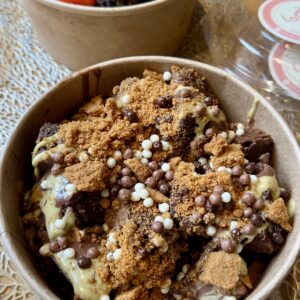 Cajita brownie con topping